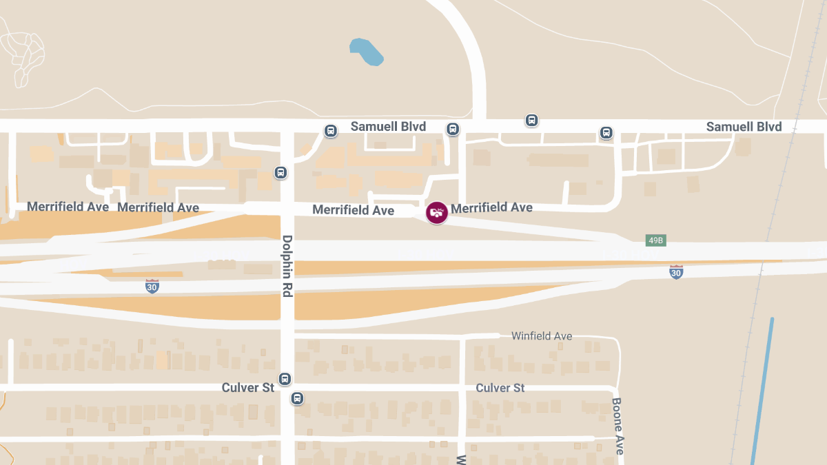Auto Crash With Injuries at Merrifield Ave & Winfield Ave