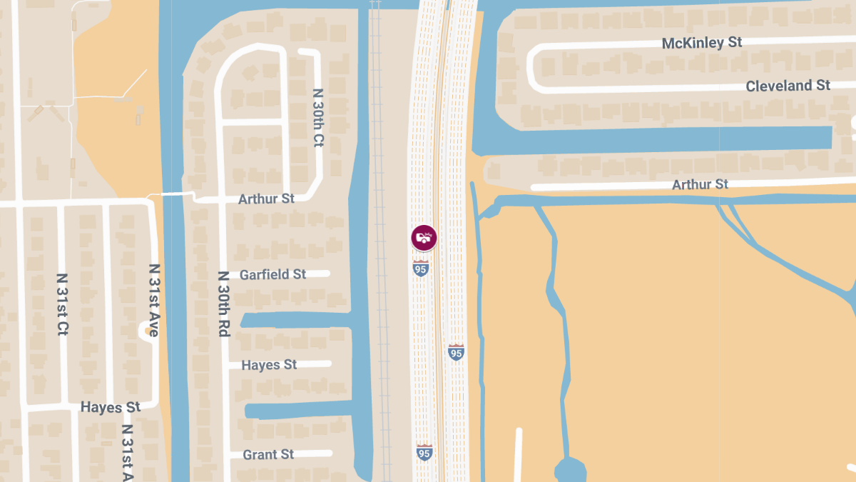 Accident with Injuries Blocks Middle Lane on I-95 SB Near MM22