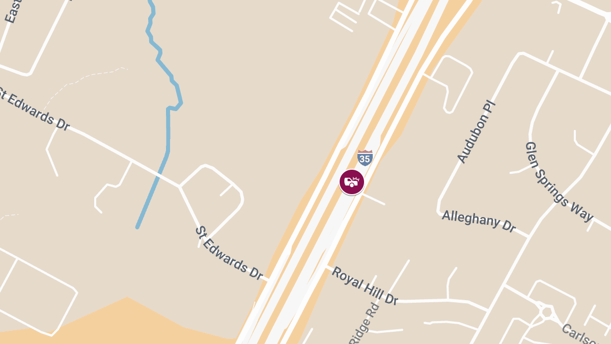 Accident with Injuries on N IH-35 Upper Deck Near 3200 Block