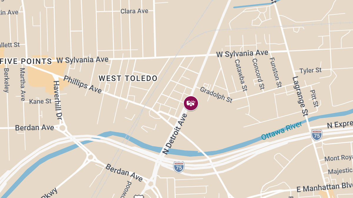Collision with Injuries Near N Detroit Ave and E Poinsettia Ave