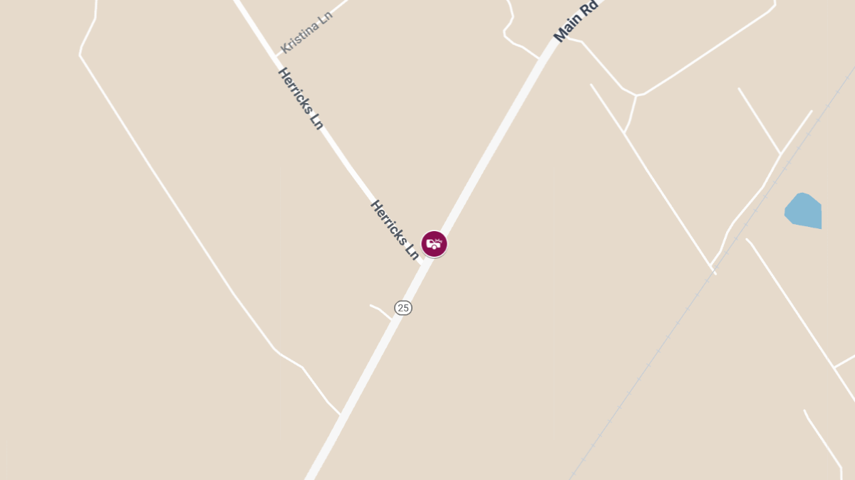 Collision with Injuries Reported at Main Rd & Herricks Ln