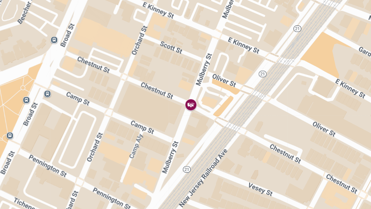 Collision with Injuries at Chestnut St & Mulberry St