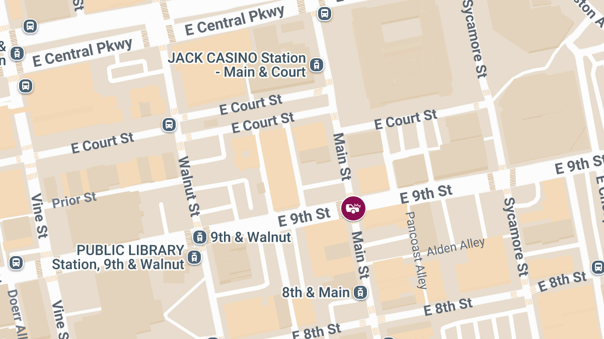 Collision with Injuries at E 9th St and Main St