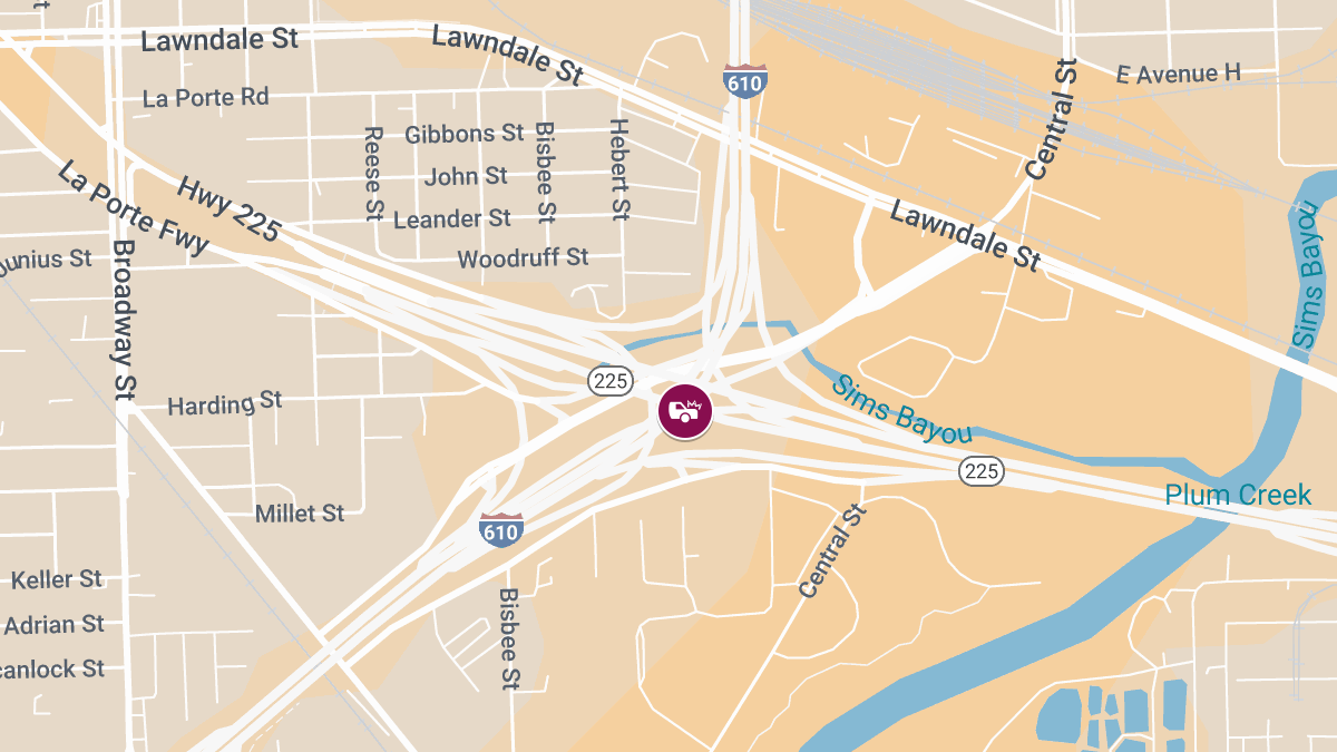 Crash on I-610 W at TX-225 E Interchange Causes Injuries