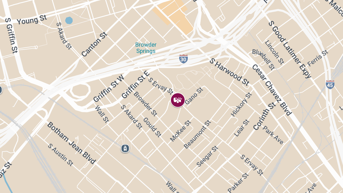 Crash on S Ervay St Leads to Injuries