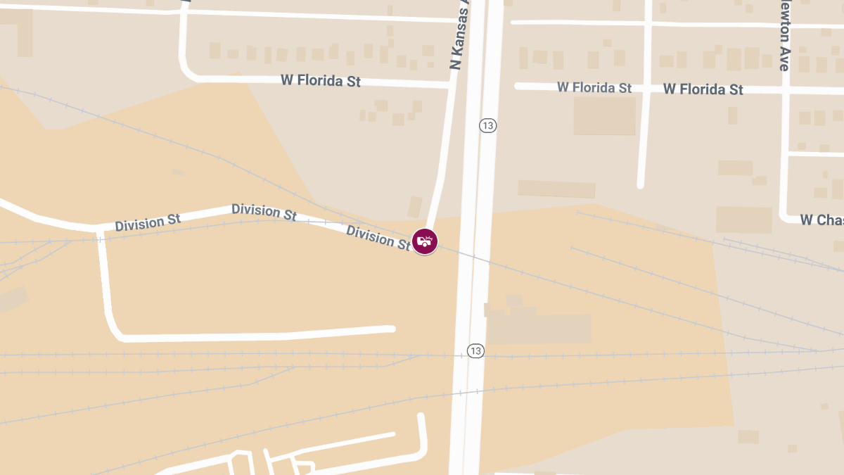 Crash with Injuries at N Kansas Ave & Division St