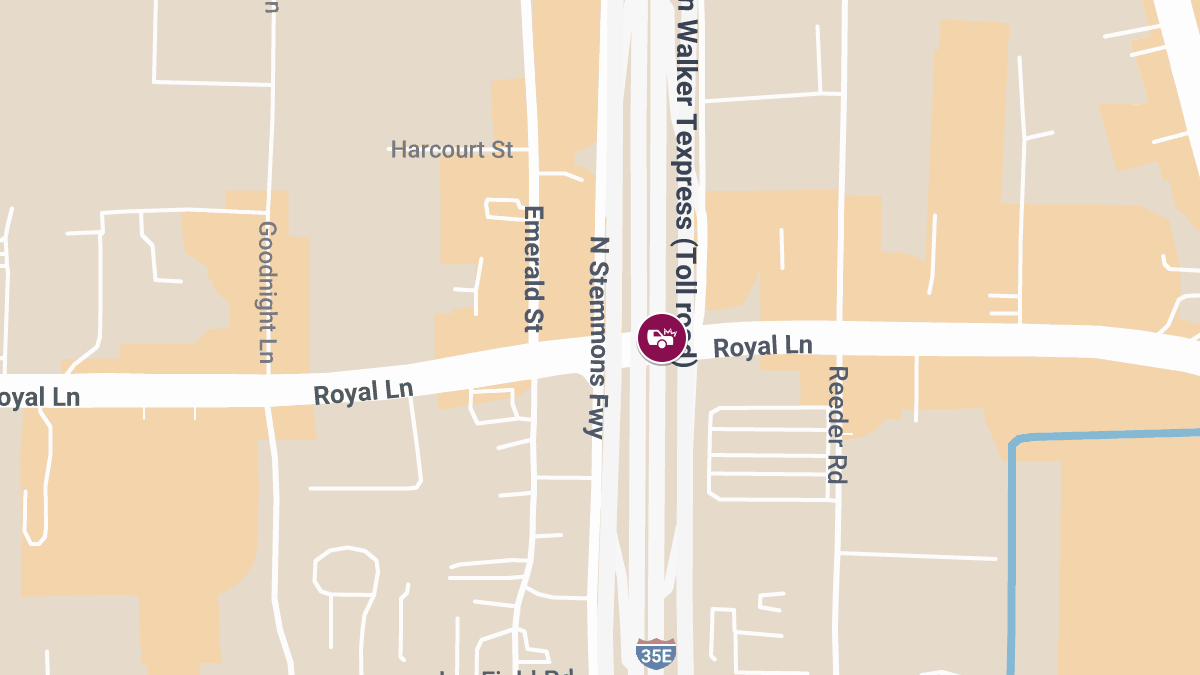 Injuries Reported in Crash on N Stemmons Fwy at Royal Ln