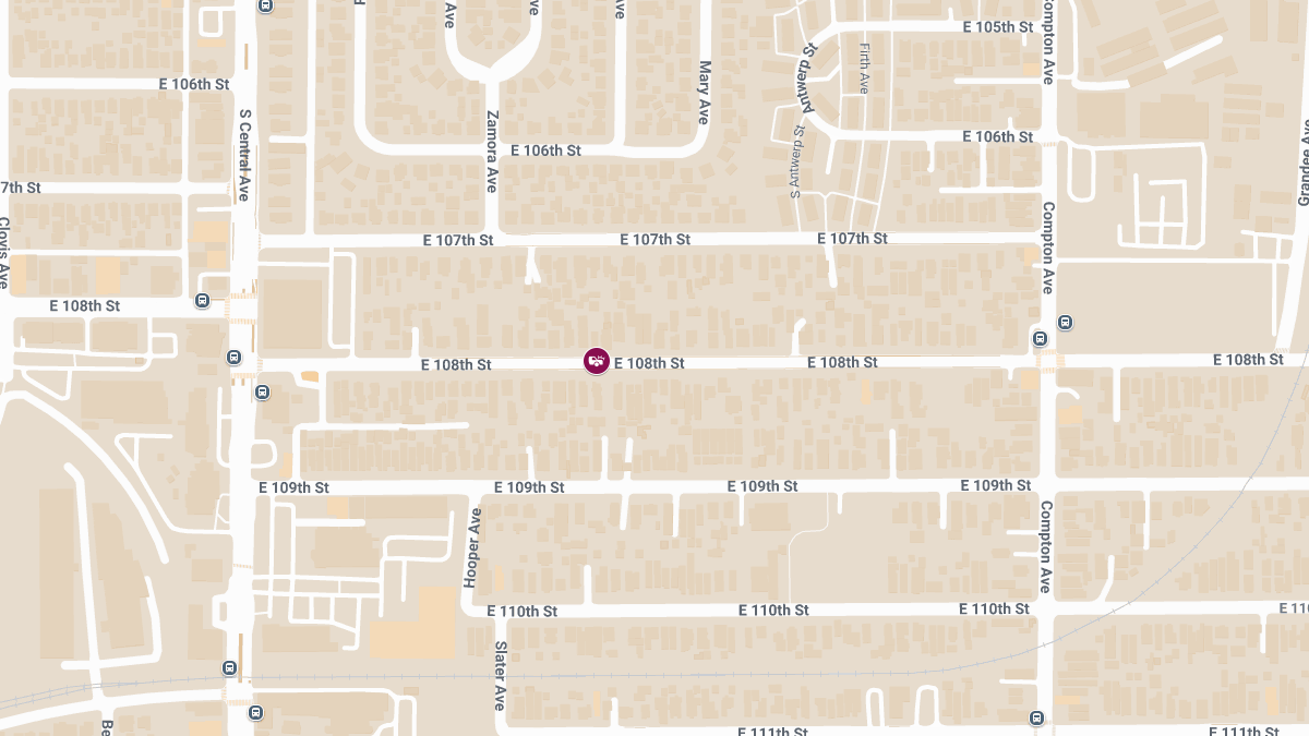 Injuries Reported in Late-Night Crash on E 108th St