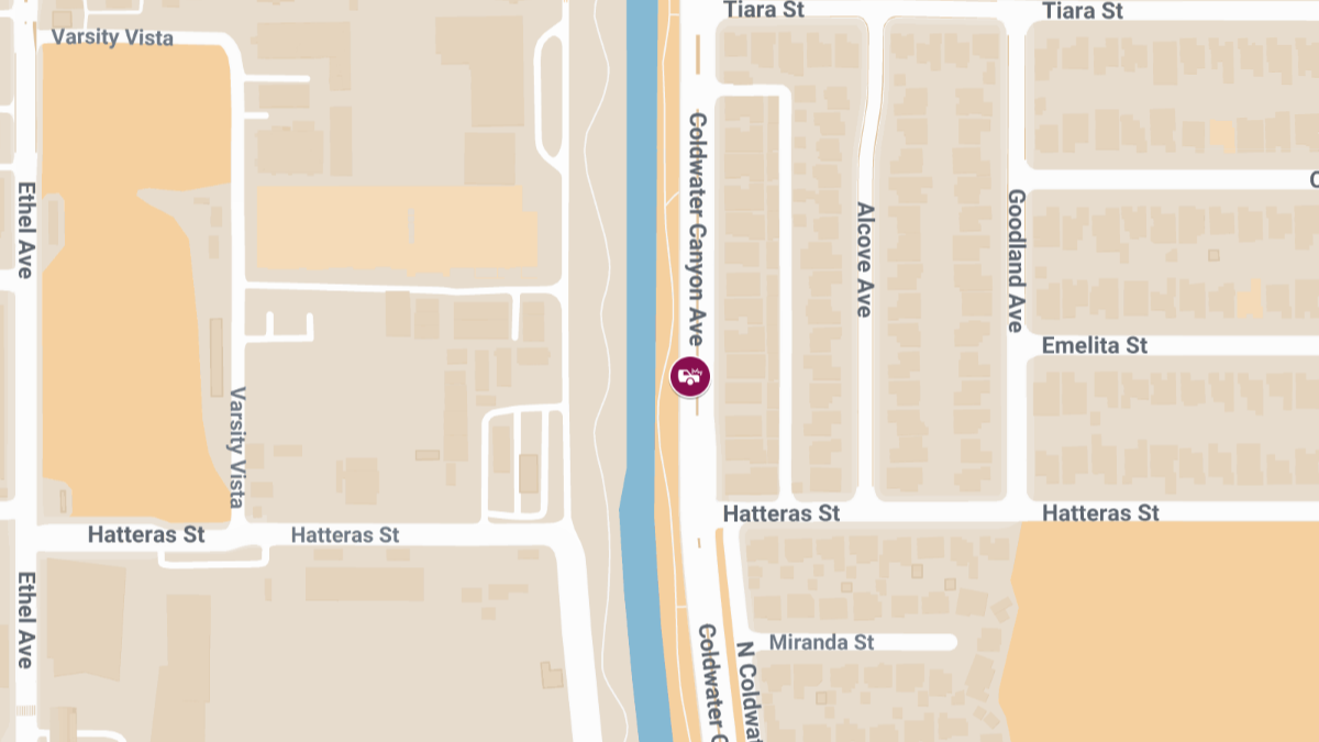 Injury Crash Reported at 5800 Coldwater Canyon Ave