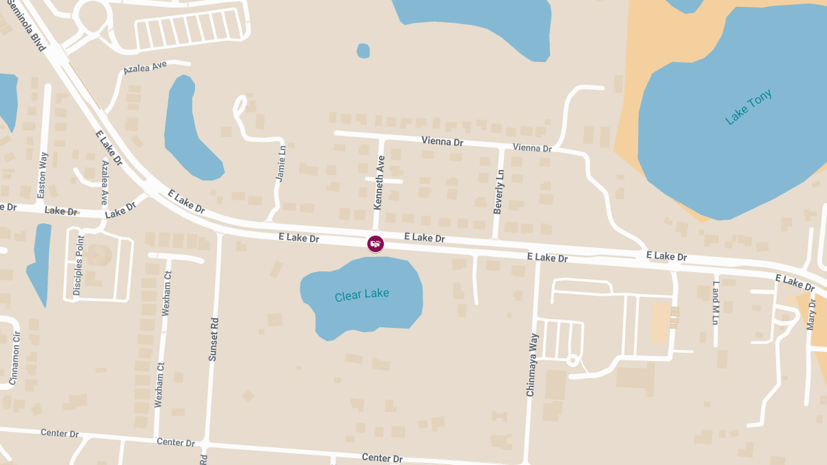 Injury Crash Reported at E Lake Dr and Kenneth Ave