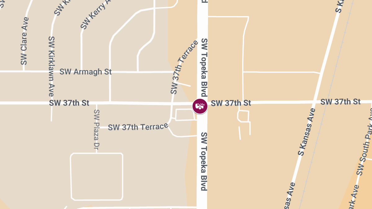 Injury Crash at SW 37th St & SW Topeka Blvd