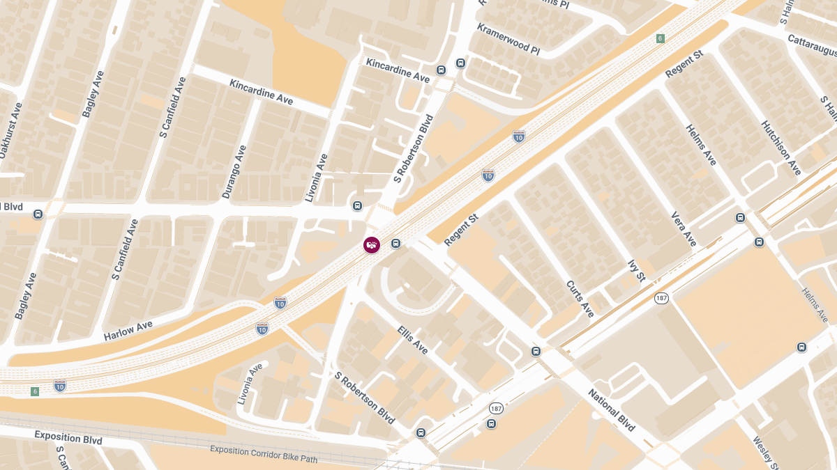 Traffic Accident with Injuries on I-10 E at S Robertson Blvd