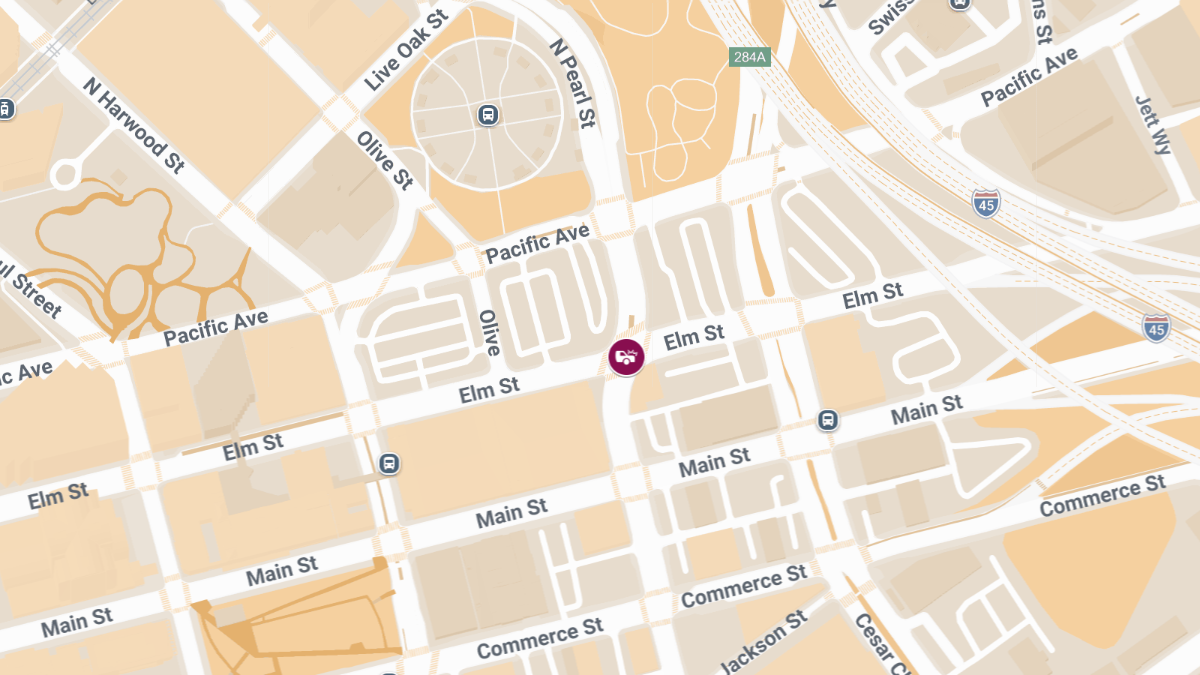 Vehicle Accident With Injuries Reported at N Pearl Expy & Elm St