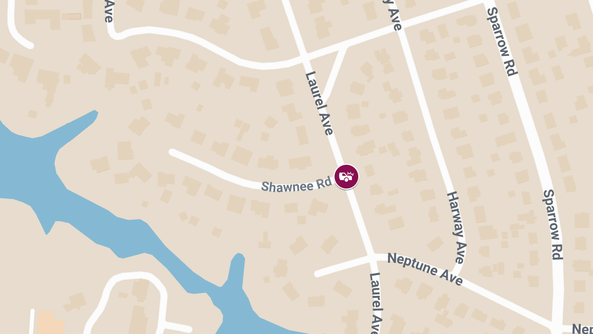 Vehicle Accident with Injuries Near Laurel Ave and Shawnee Rd