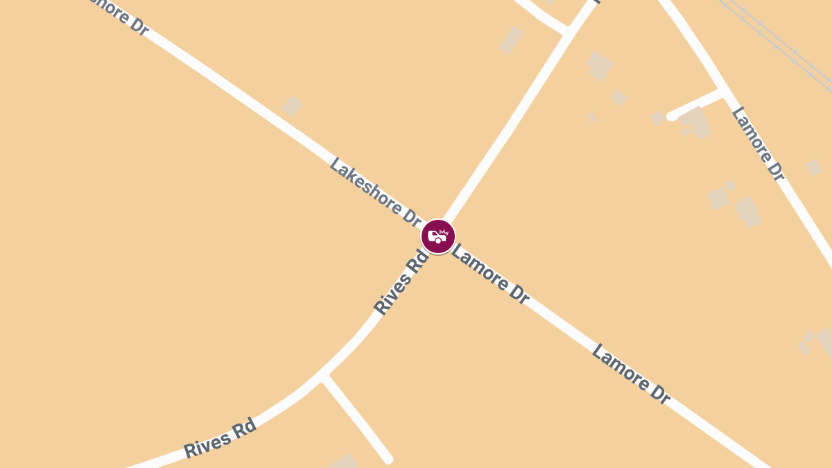 4-Vehicle Crash With Injuries at Rives Rd and Lakeshore Dr