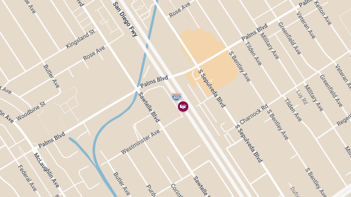 Accident Sends Victims to Hospital on I-405 Fwy