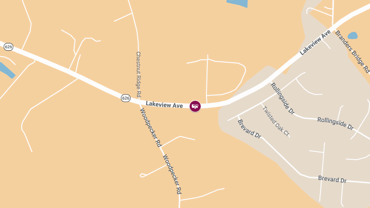 Accident With Injuries Reported at 4700 Woodpecker Rd