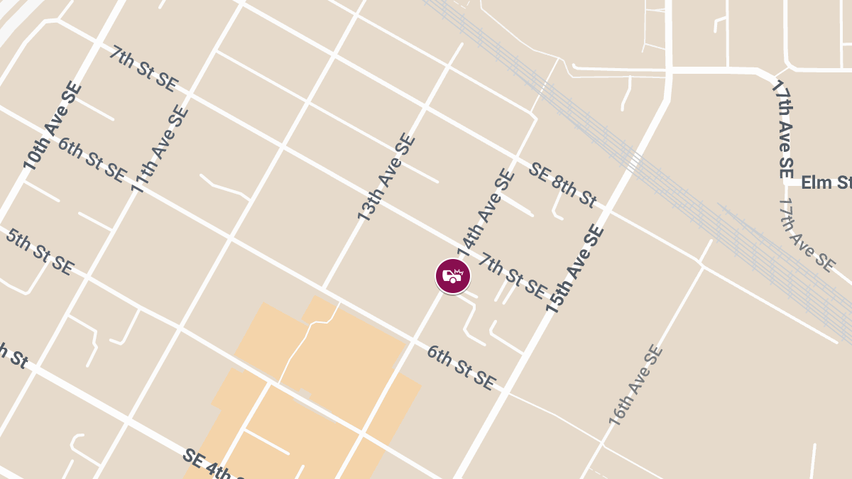 Accident With Injuries Reported on 14th Ave SE