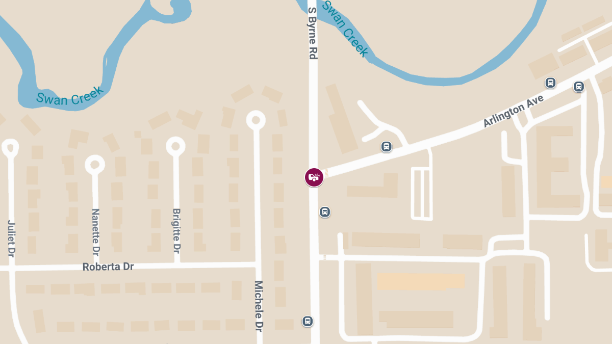 Accident with Injuries at Arlington Ave & S Byrne Rd