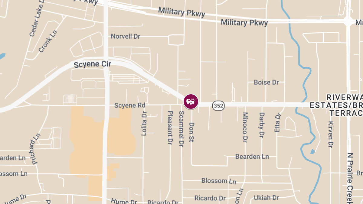 Collision with Injuries at Scyene Cir & S Buckner Blvd