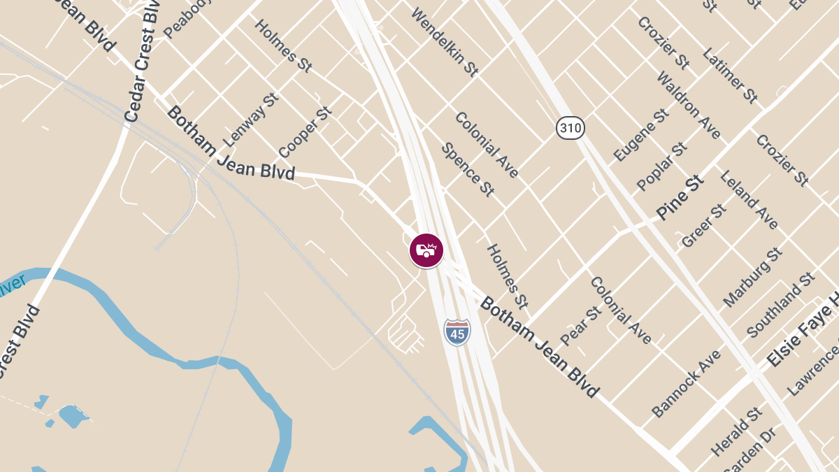 Crash with Injuries at Julius Schepps Fwy & Botham Jean Blvd