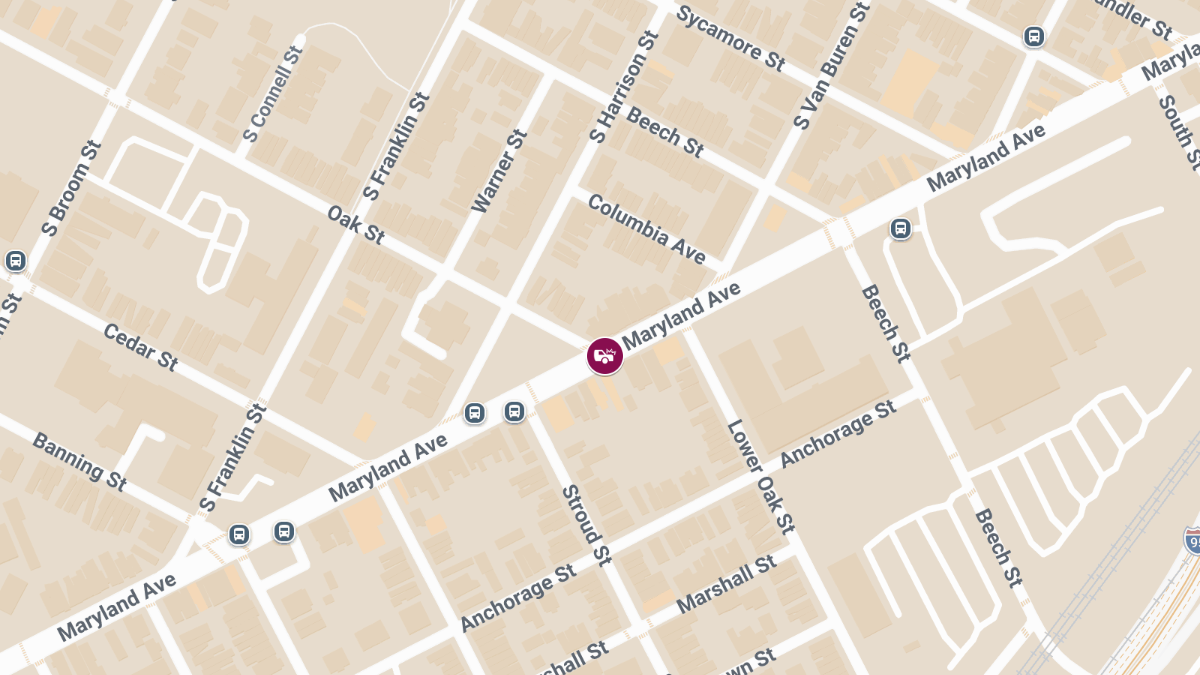 Injuries Reported in Crash at Maryland Ave and Oak St