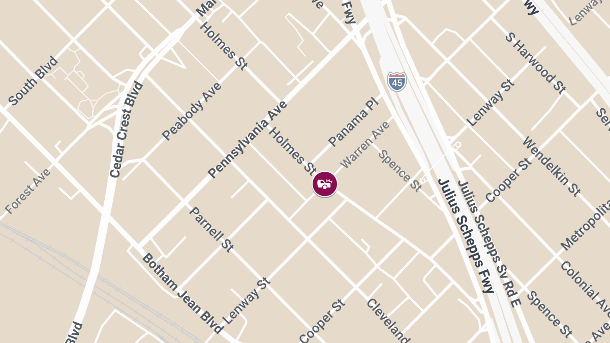 Injuries Reported in Crash on Holmes St