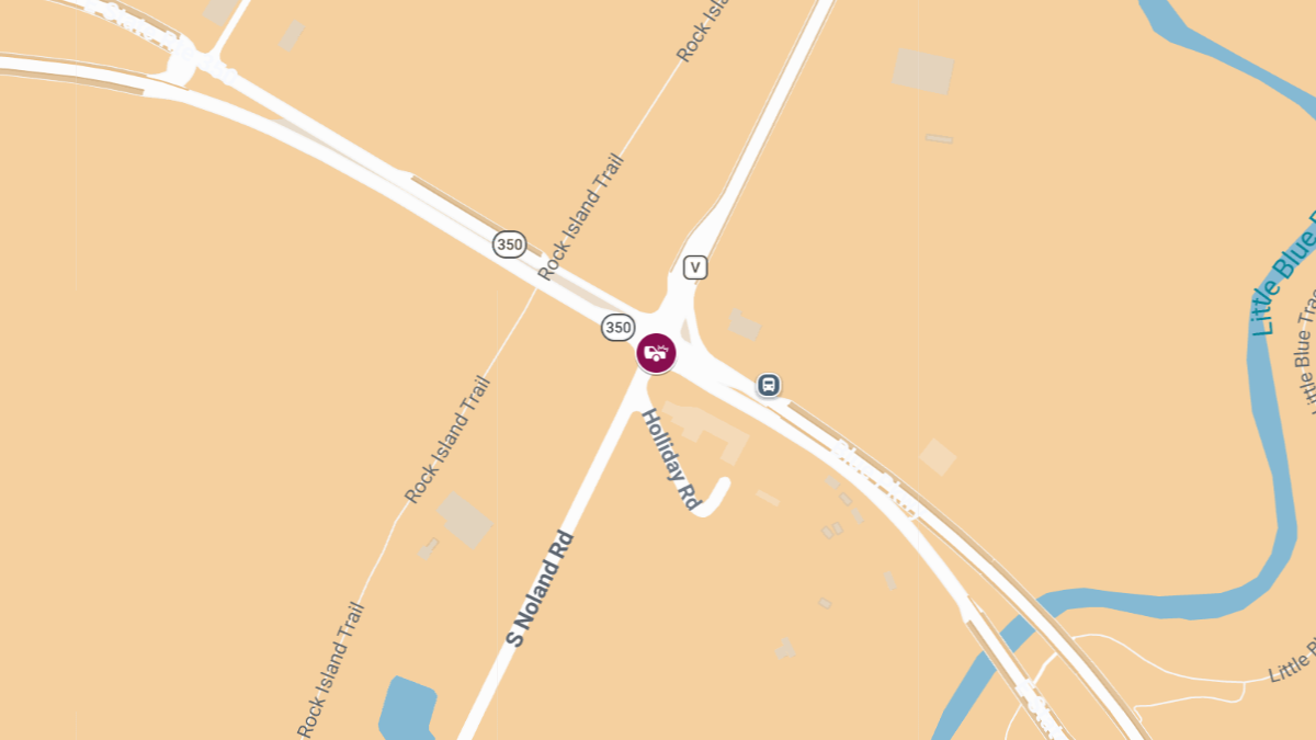 Injury Collision at Blue Pkwy and Noland Rd