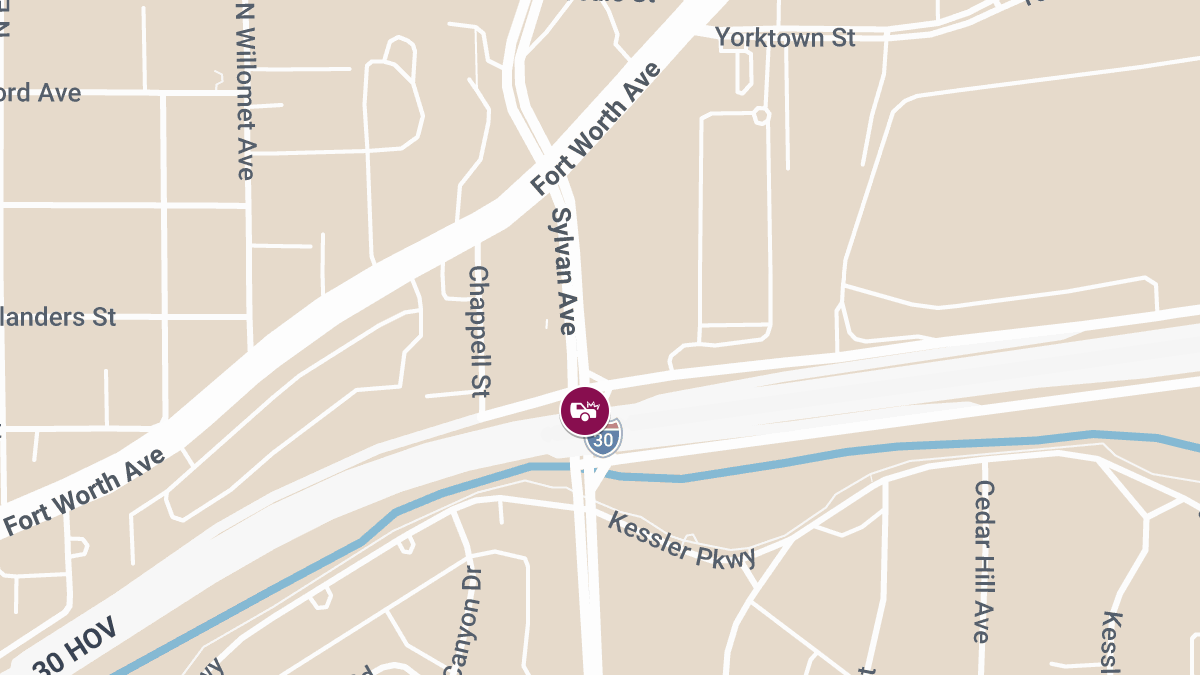 Injury Collision at Sylvan Ave & Dallas Fort Worth Tpke