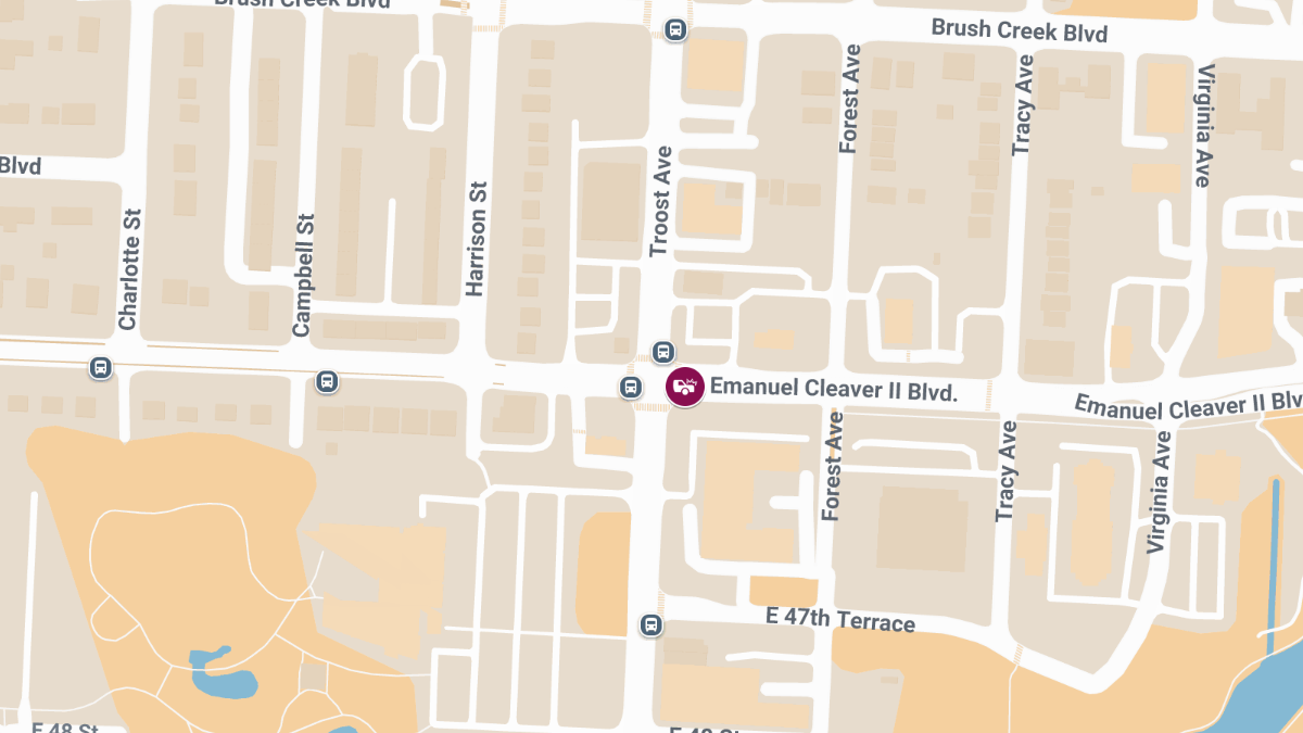 Injury Crash at Emmanuel Cleaver II & Forest Ave
