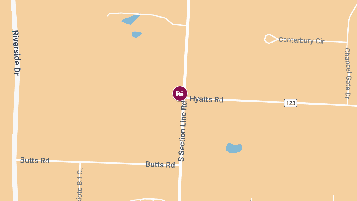 SUV Involved in Accident With Injuries at S Section Line Rd & Hyatts Rd
