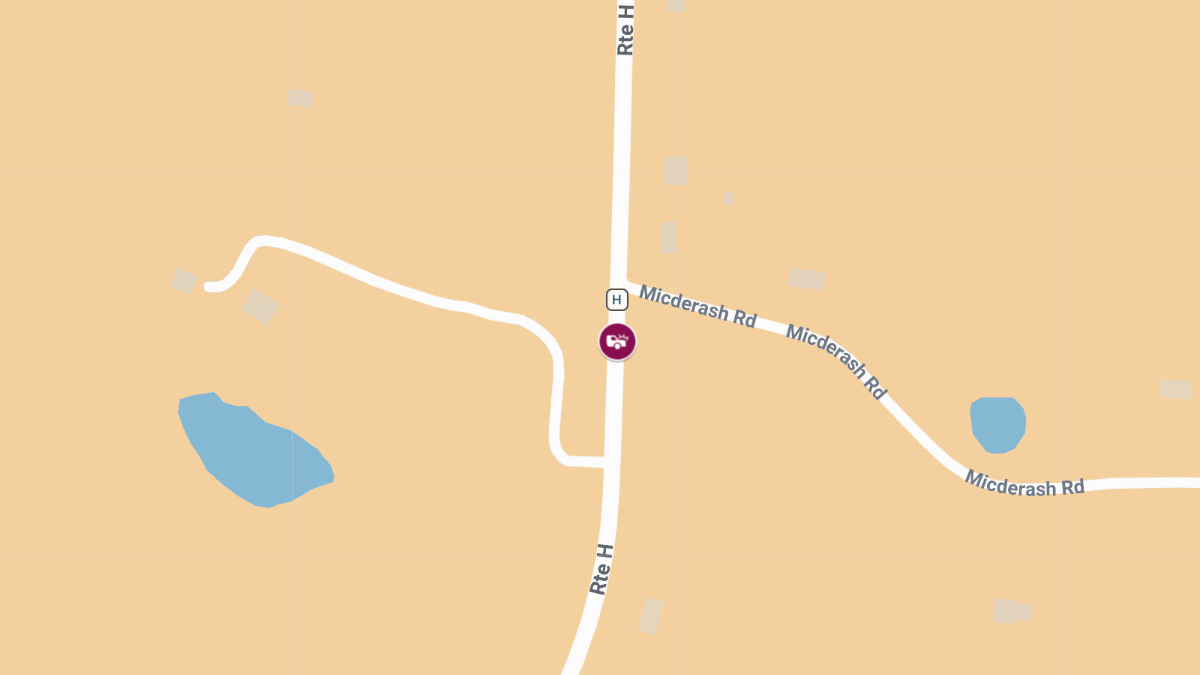 Three Injured in Crash on Route H