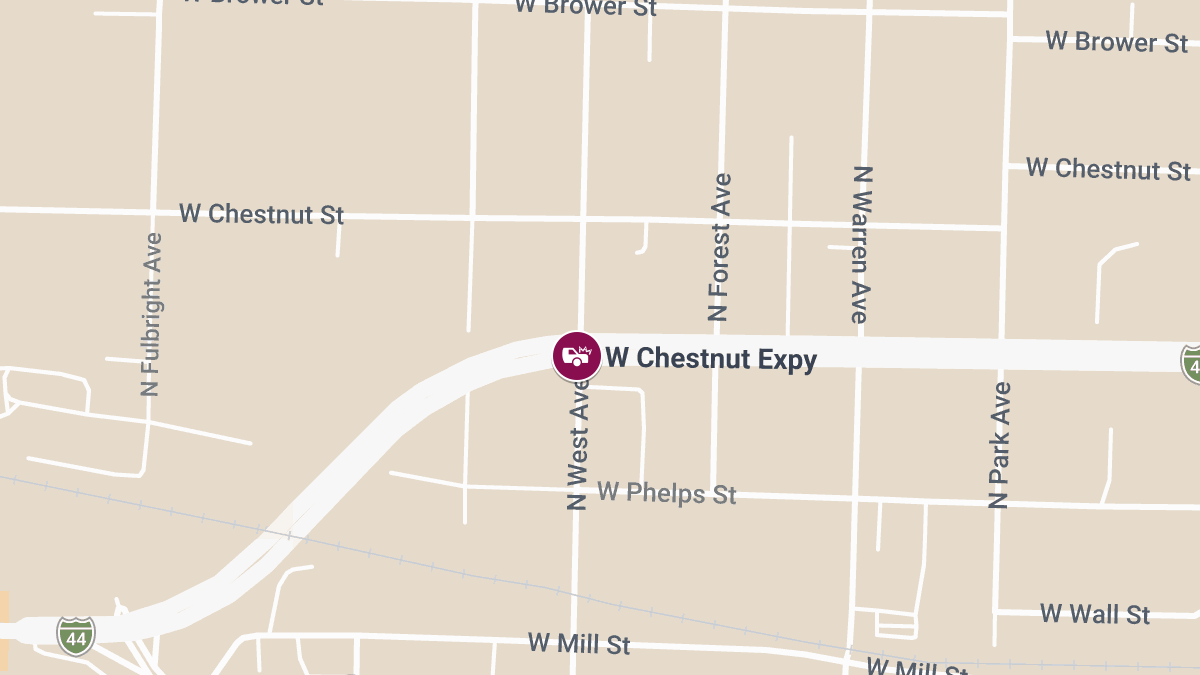 Three People Trapped in Crash on W Chestnut Expressway
