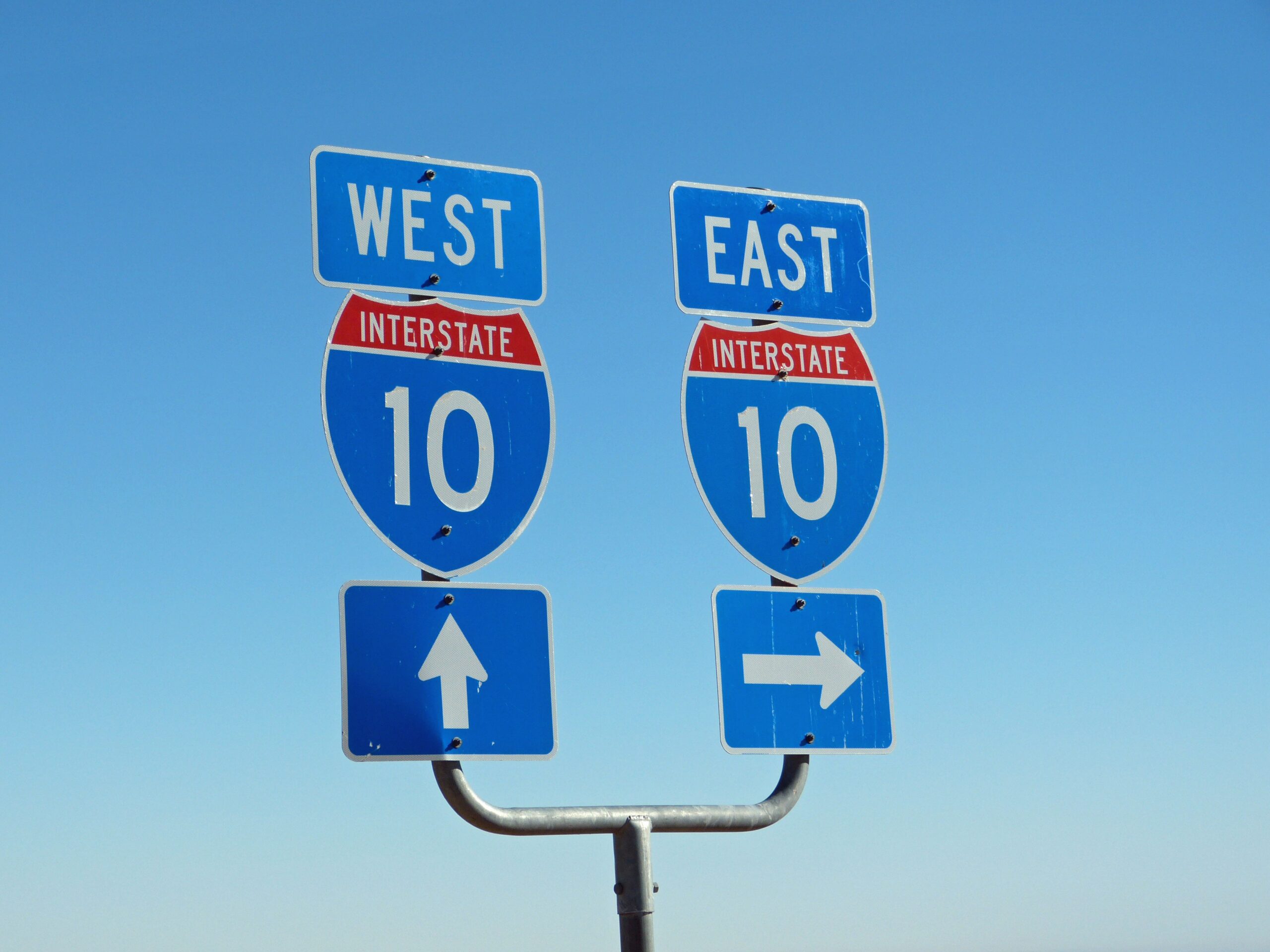 Why Is Driving on I-10 So Dangerous in Arizona?