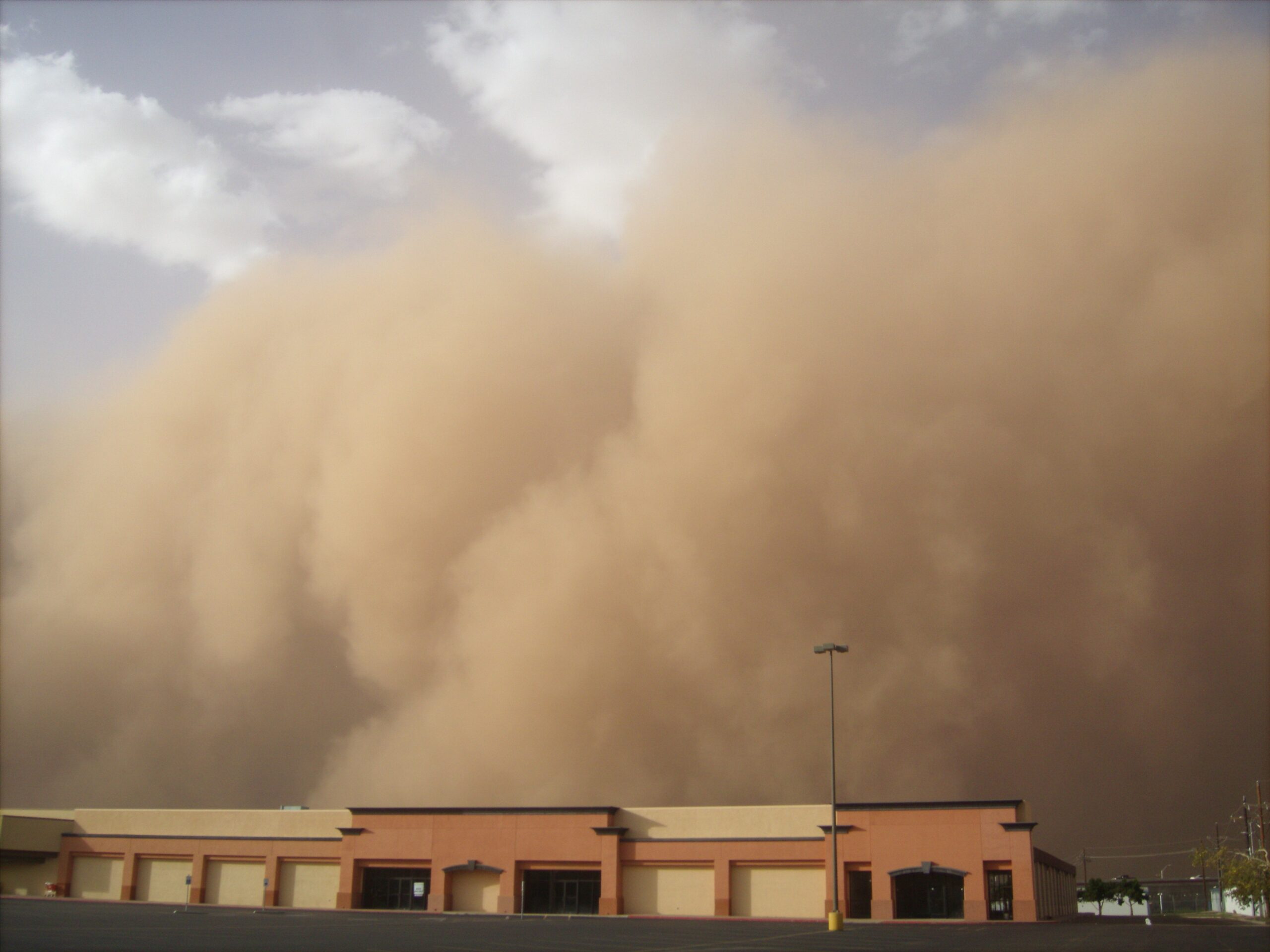 Why Do Dust Storms Cause Dangerous Driving Conditions in Arizona?