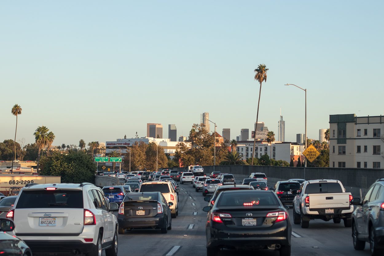 Why Do Drivers Speed in Congested Traffic? The Road Conditions and Behavioral Triggers Behind It