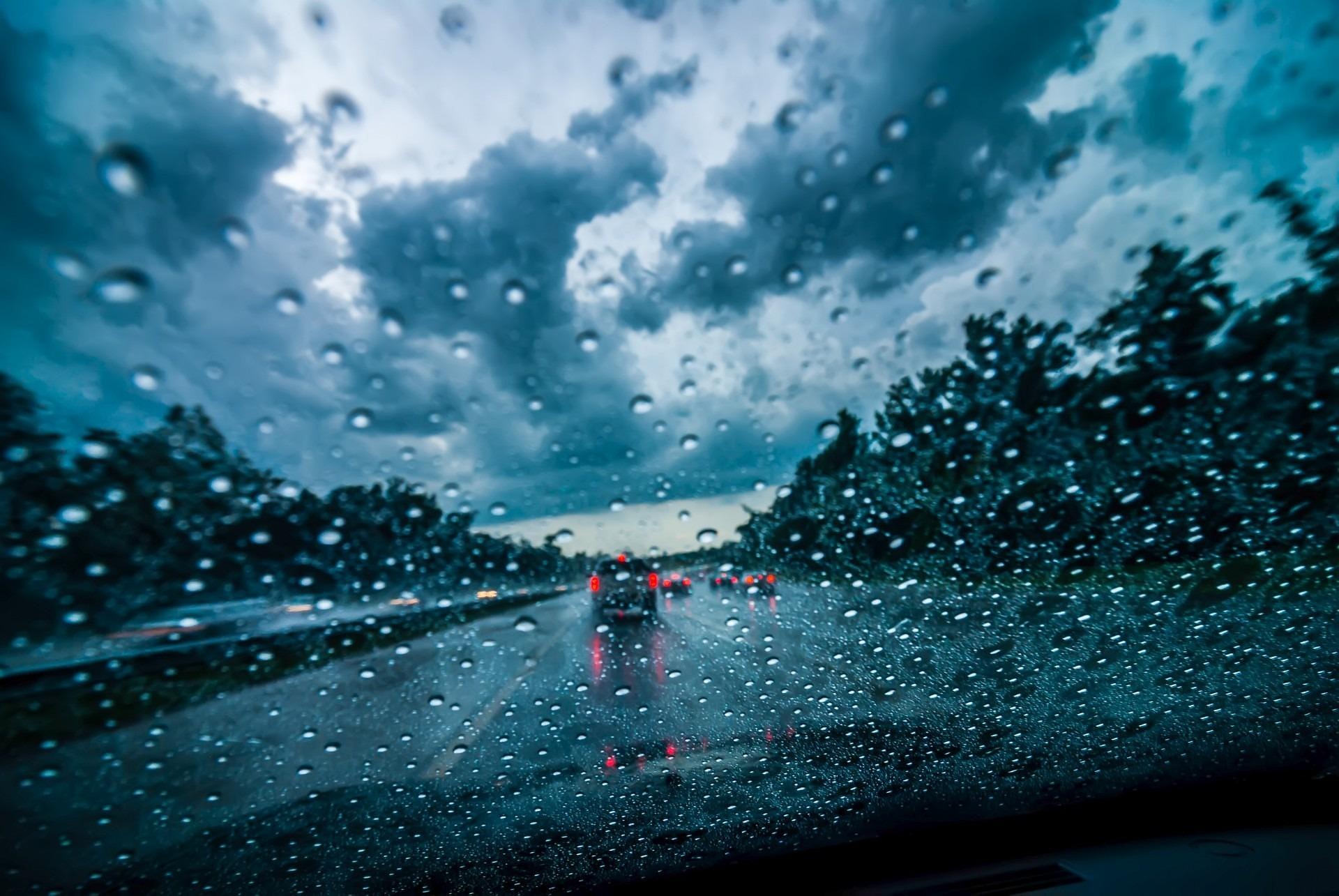 Why Rear-End Accidents Spike on I-95 During Rainstorms